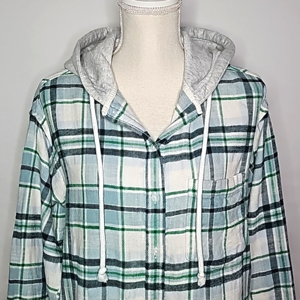 AMERICAN EAGLE OUTFITTERS ▪︎ WOMEN'S FLANNEL TOP ▪︎ SIZE M